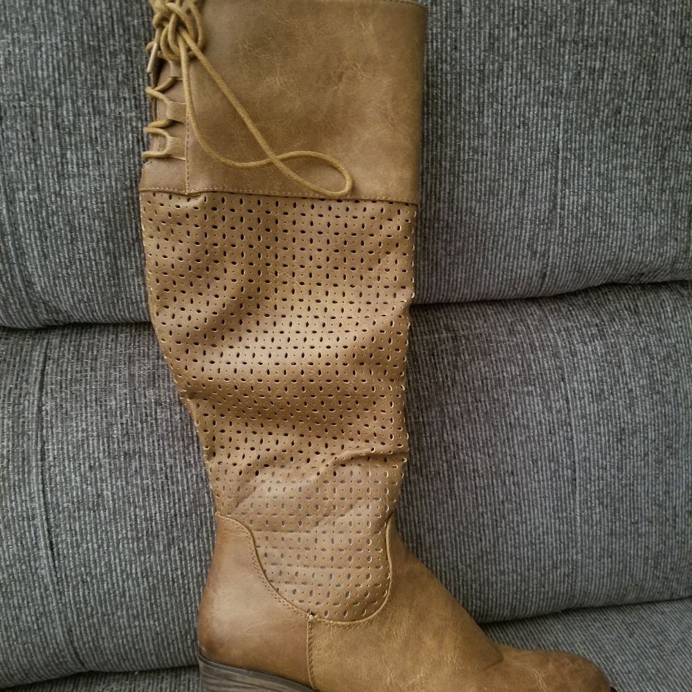 Tan high boots sz7